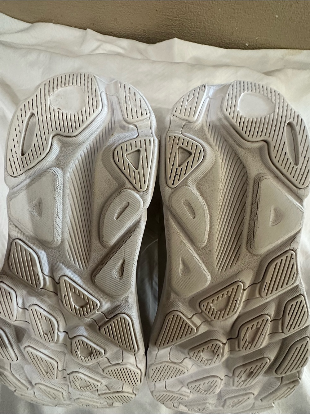 Hoka Clifton Sneakers - Picture 9 of 11